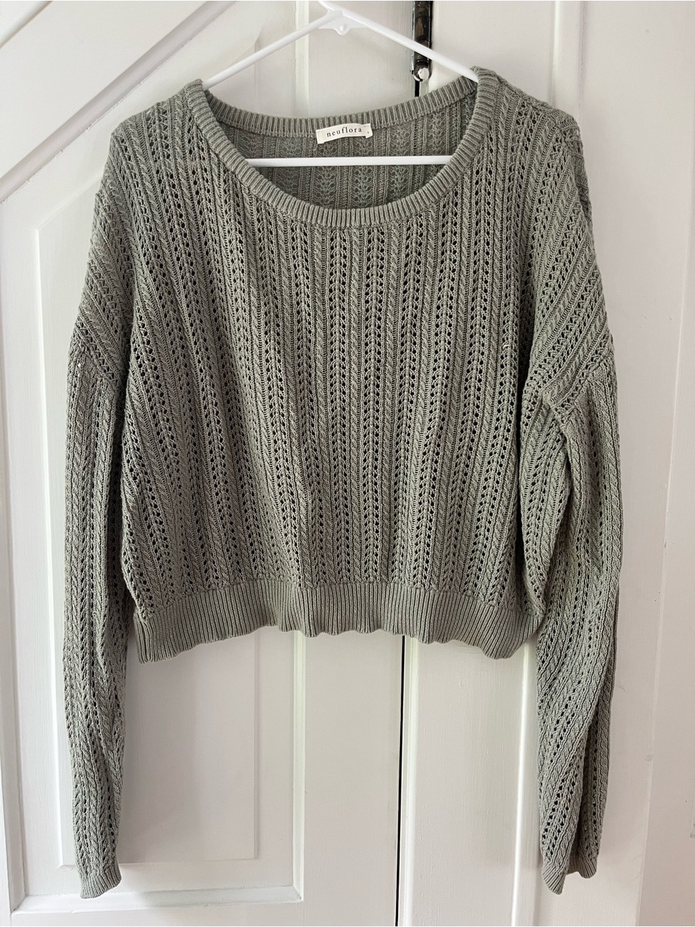 Neuflora Women's sweater